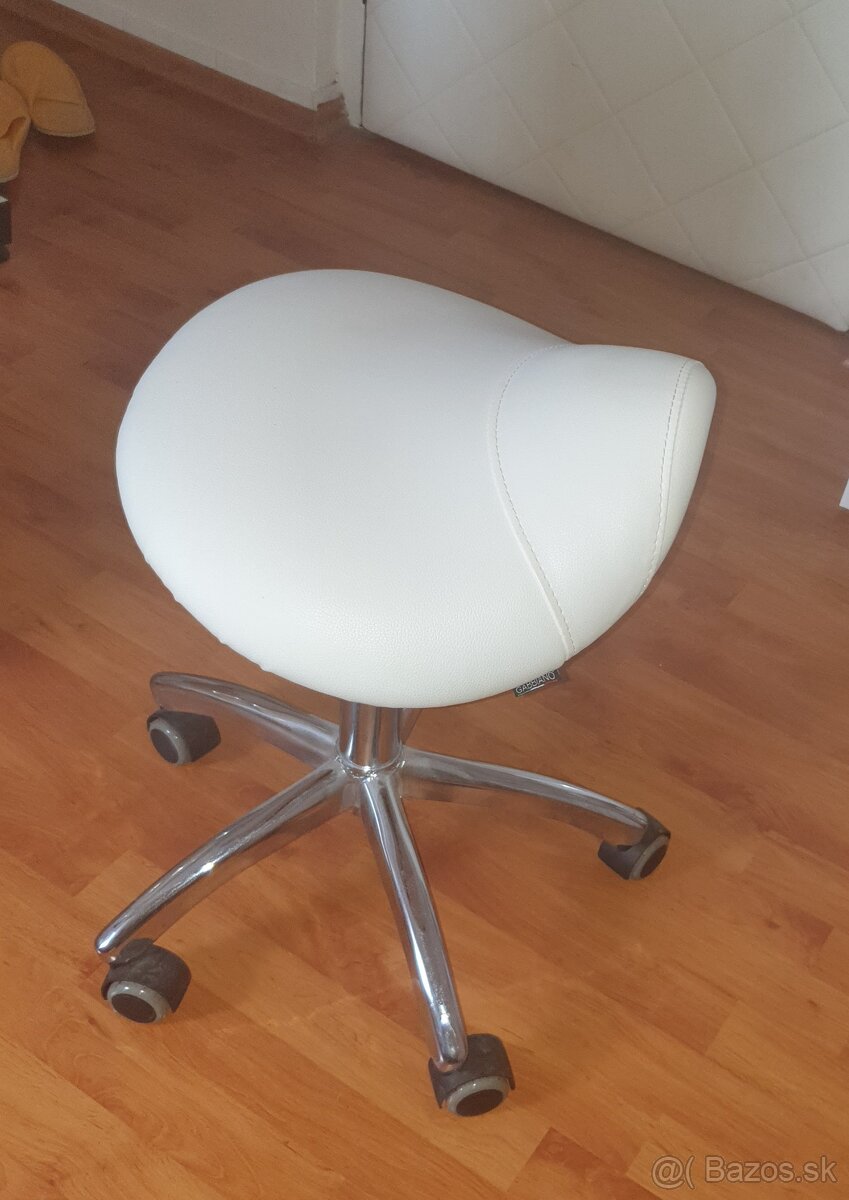 Predám kozmetickú stoličku