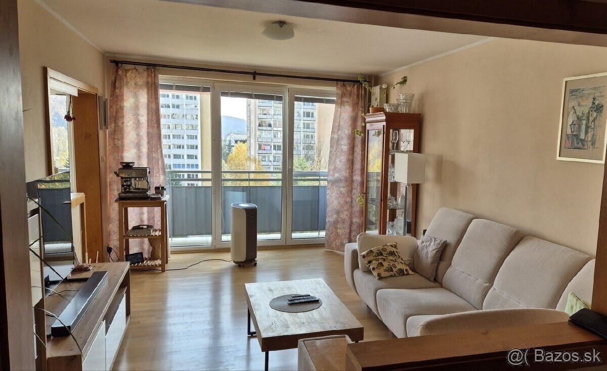 4 izbový byt po rekonštrukcii s parkovacím státím