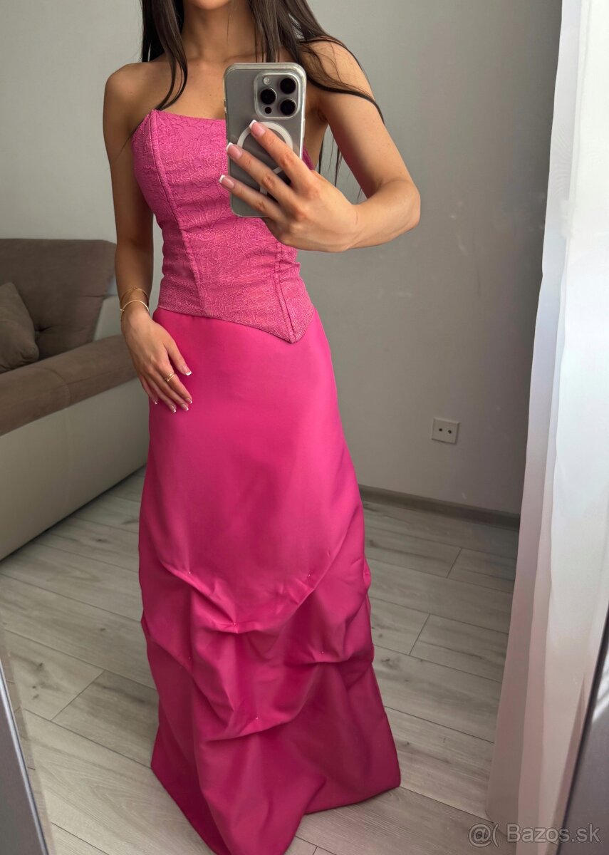 Spoločenské cyklamenové šaty