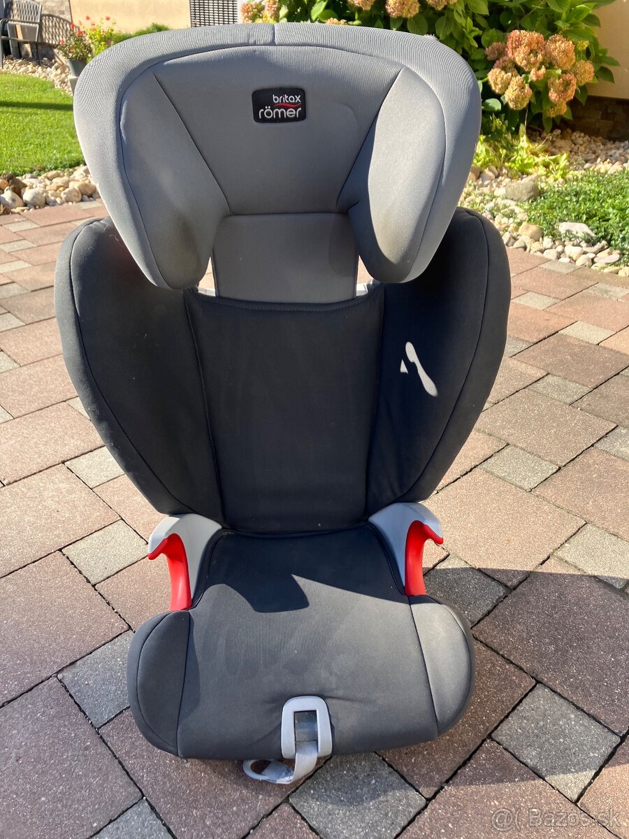 Predam autosedacku Romer Britax Kidfix 15-36 kg