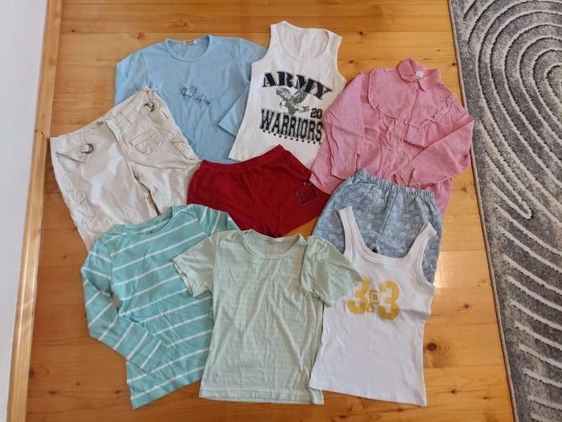 Balík detských vecí veľ. 128, 134, 140