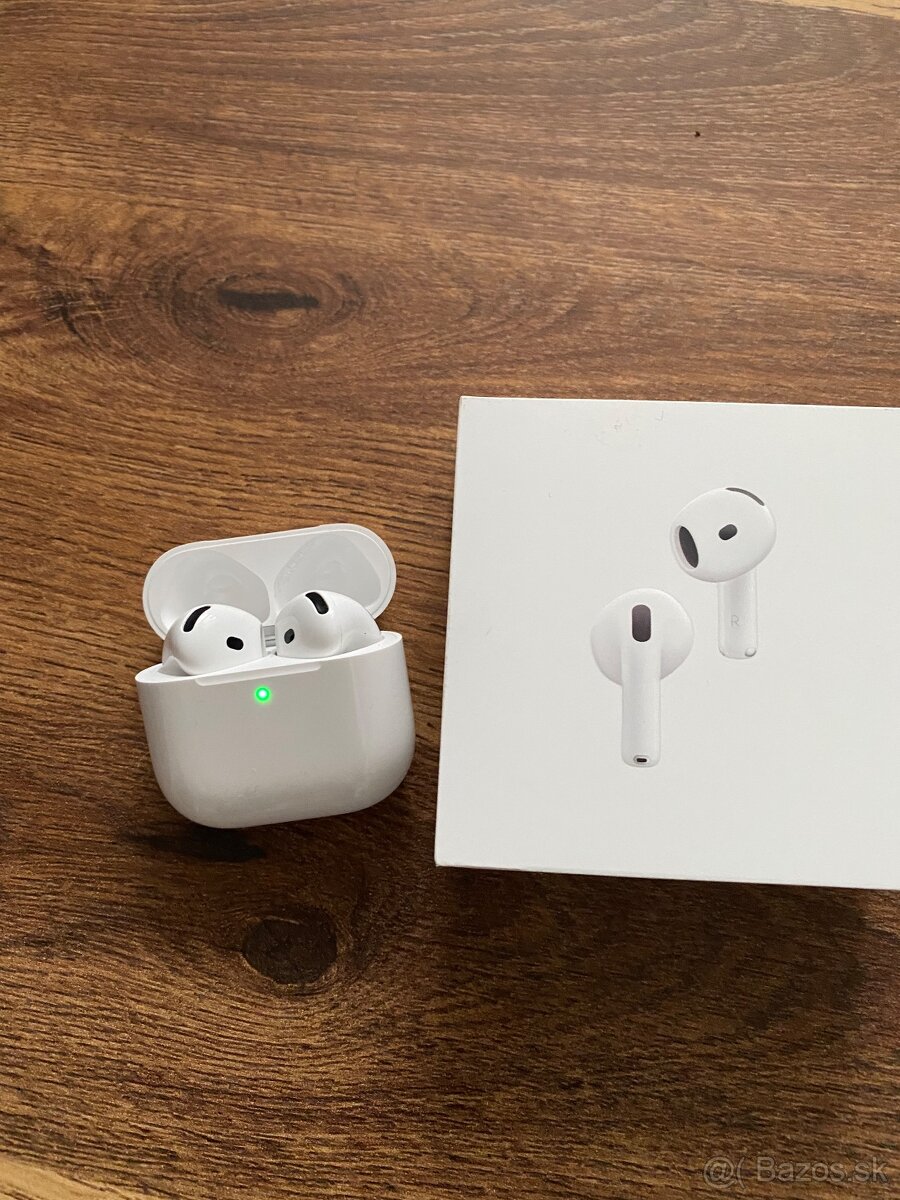 Apple AirPods 4 s aktívnym potlačením hluku