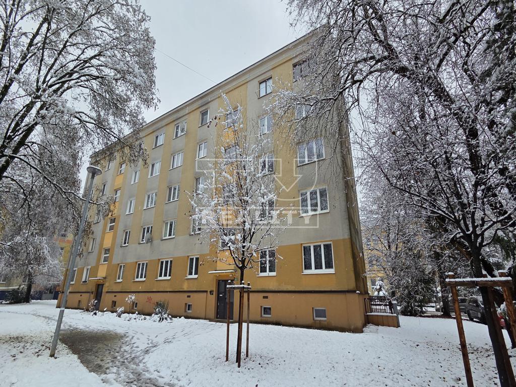 2 IZBOVÝ BYT, ŽILINA-HLINY 3, UL. KOMENSKÉHO,...