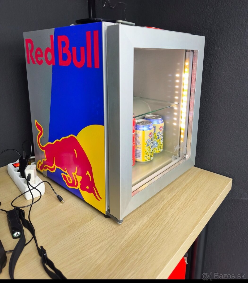 Chladnička Red Bull