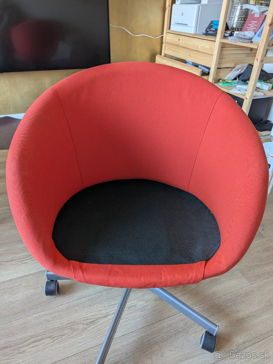 Predám ikea otočné kreslo