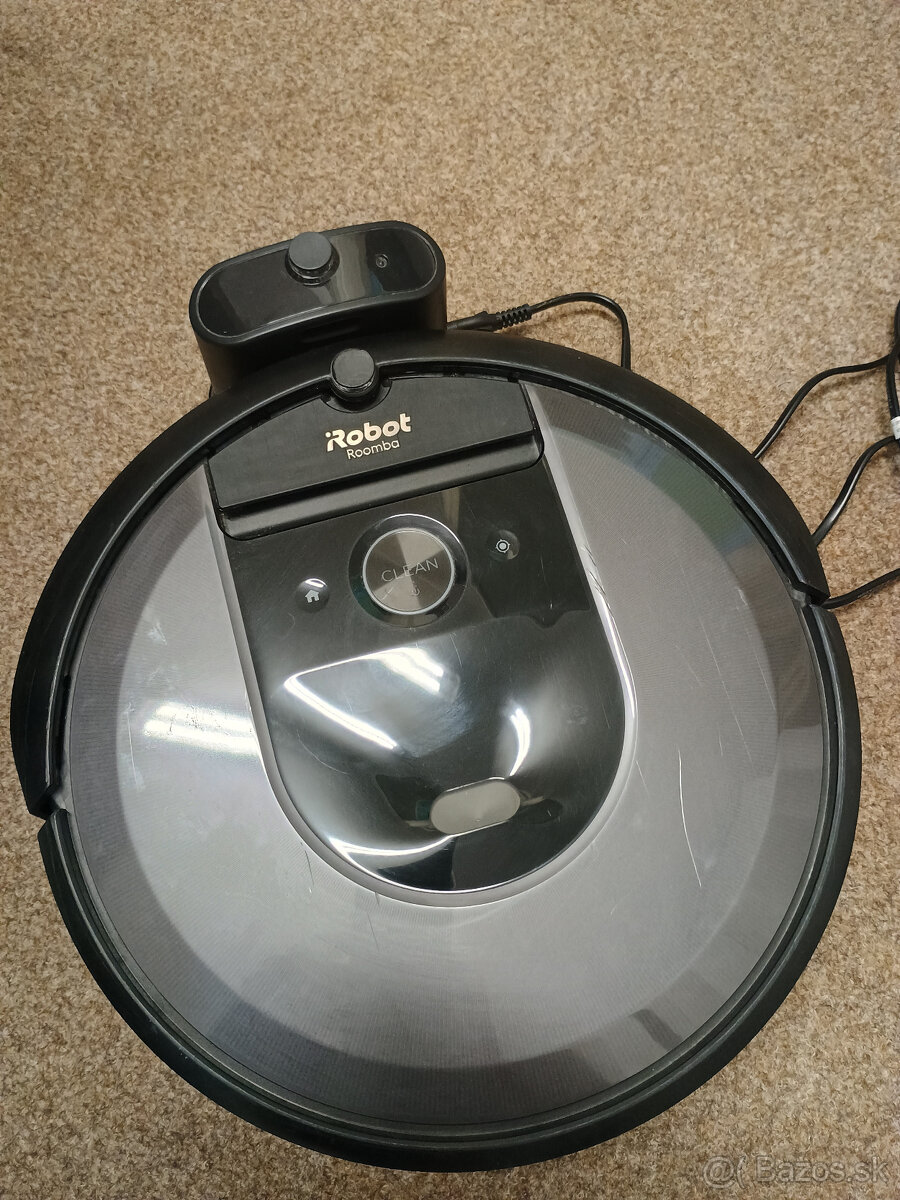 robotický vysávač iRobot Roomba  i7