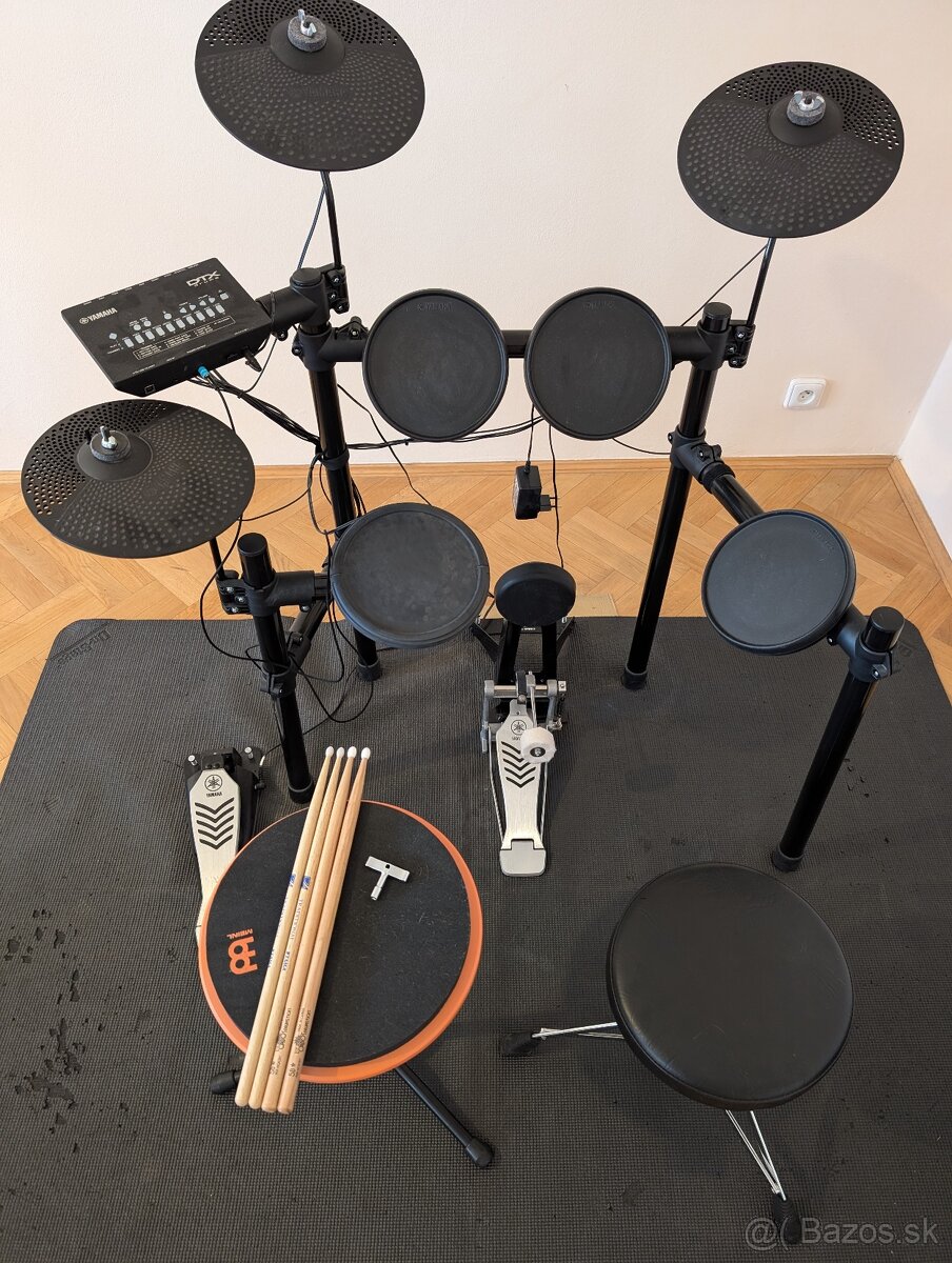 Yamaha DTX452K Black Electronic Drumkit