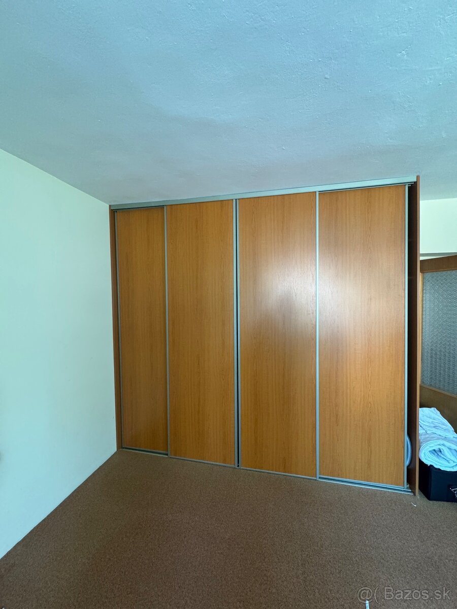 Predám veľký rolldoor