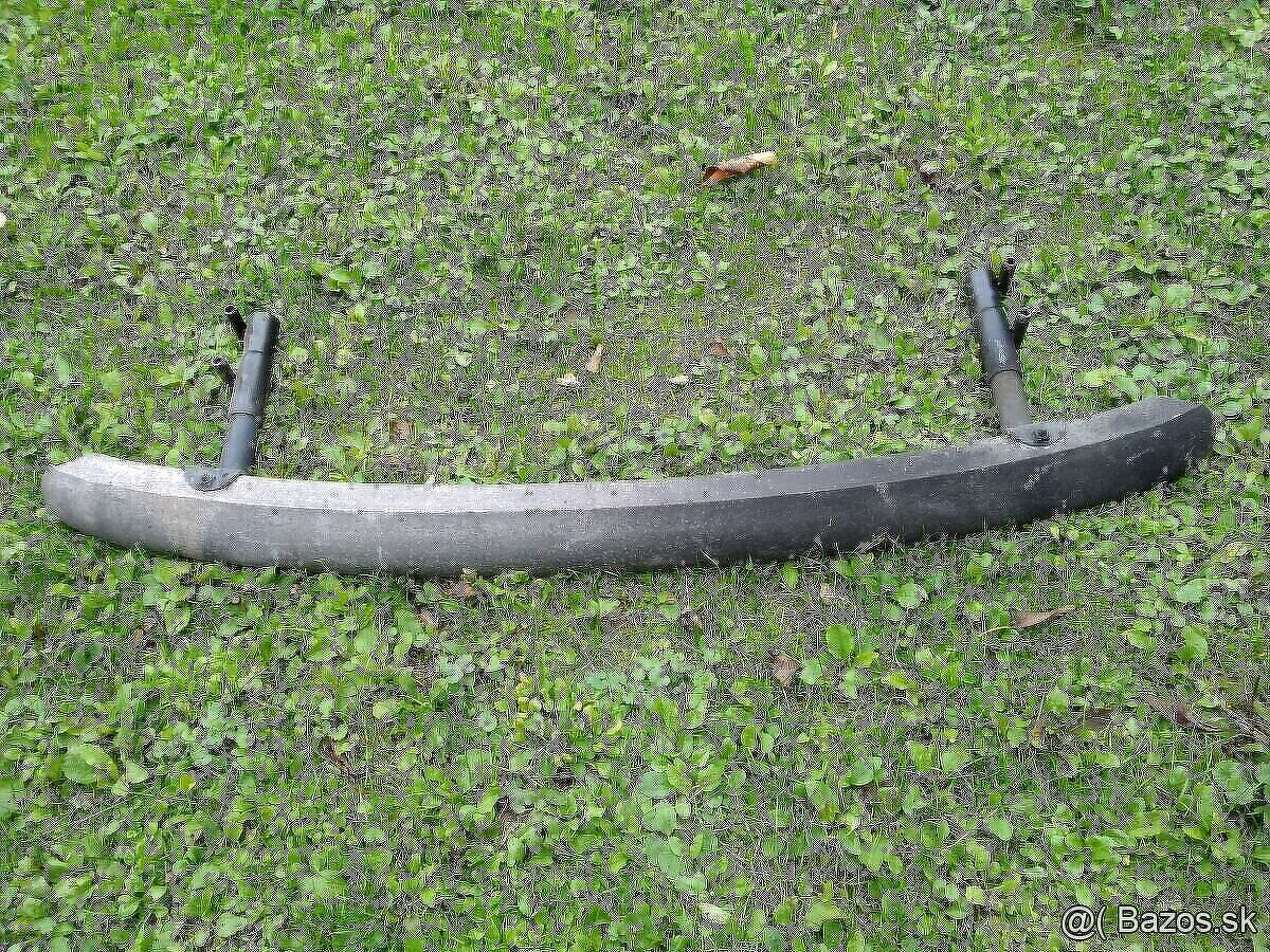 Výstuha zadného nárazníka na Volkswagen Passat B5