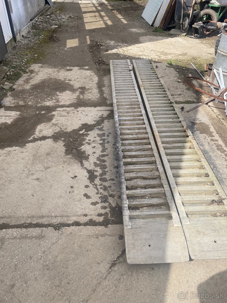 Hlinikove najazdy 4M 5600kg