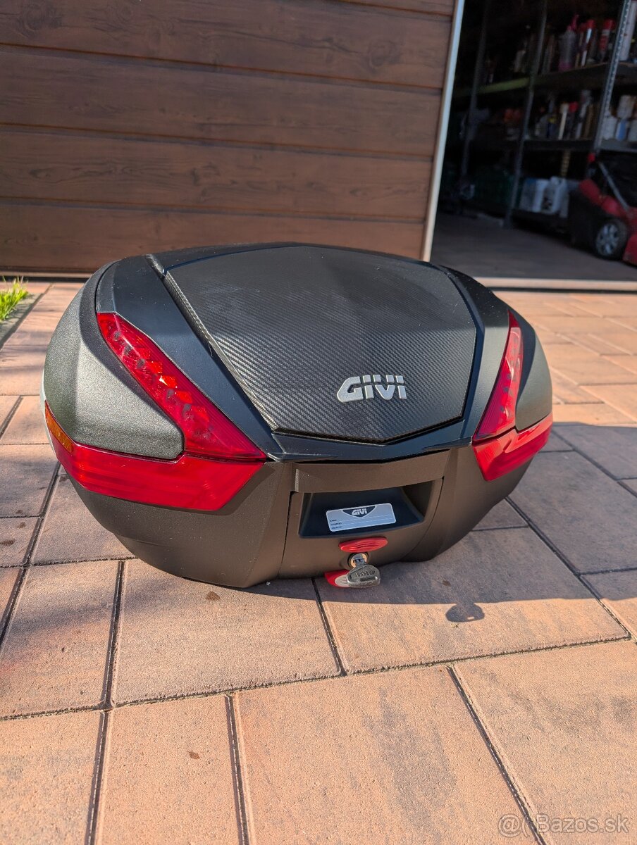 Kufor Givi V47 z platňou