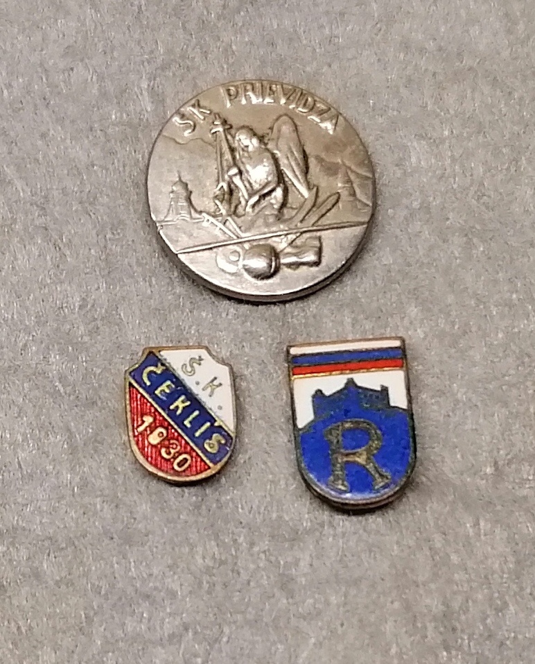 Odznak, odznaky- Slovenský štát. Staré športové odznaky.