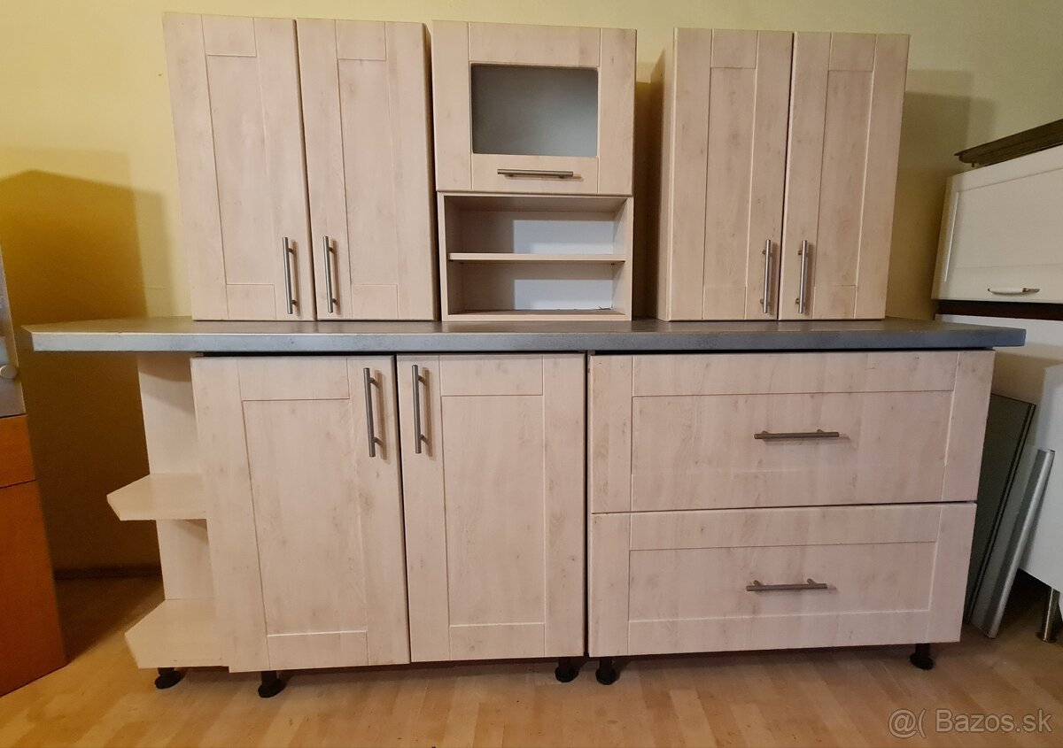 Predám kuchynskú linku 218cm