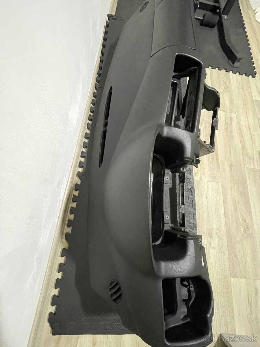 Palubná doska golf 4