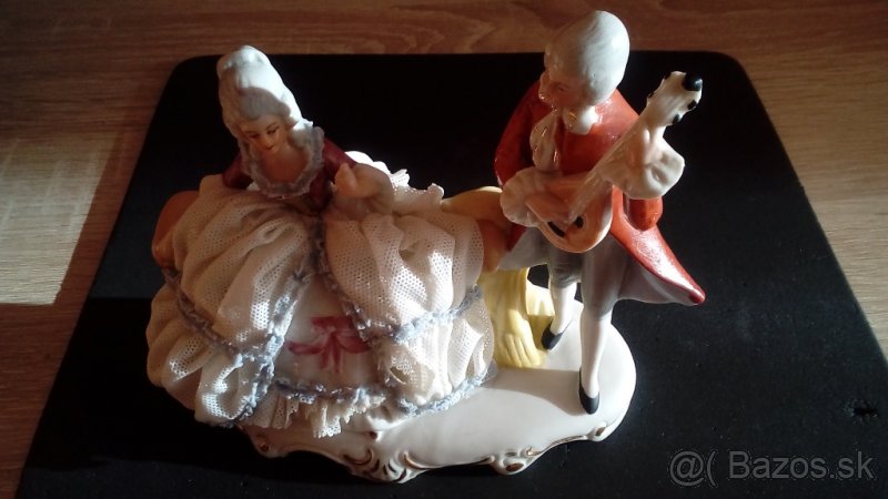 Čipkovaná soška rokoko pár