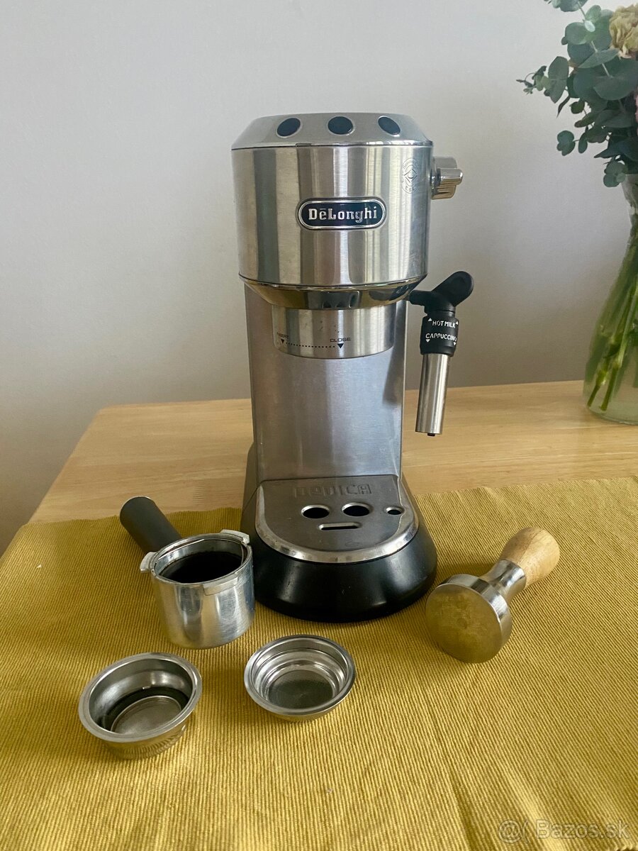 Predam pákový kávovar delonghi