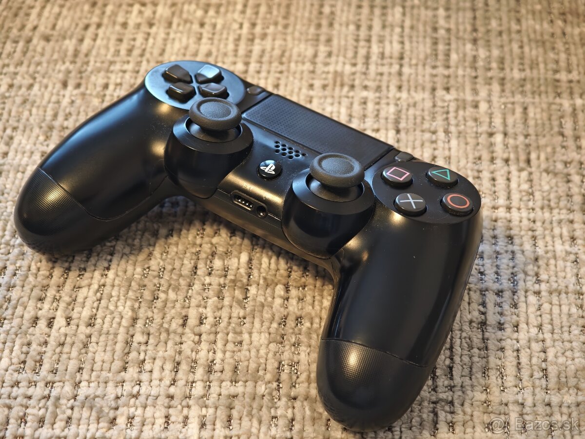 Predám PS4 DualShock 4 – Black (funkčný, menená batéria) – 2