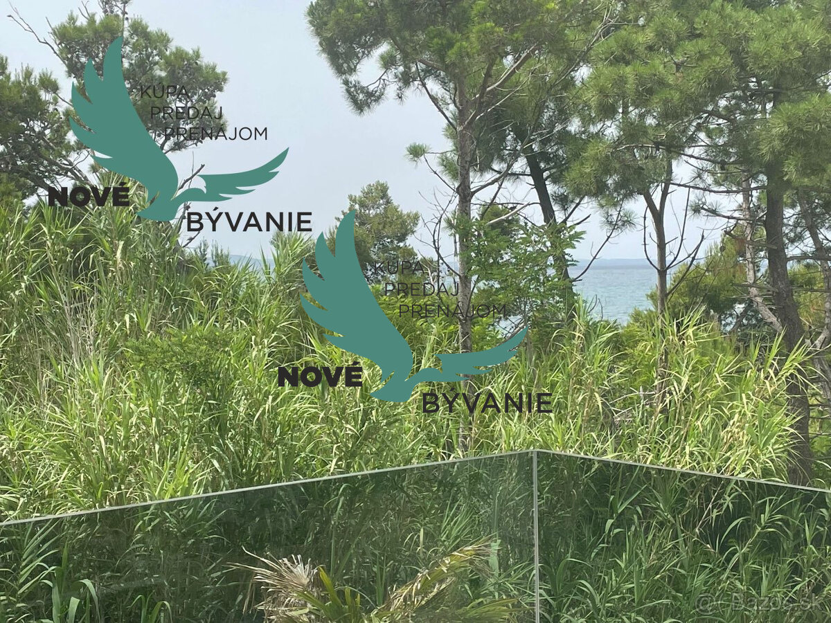 Luxusná novostavba len 70m od mora s výhľadom na more v Chor