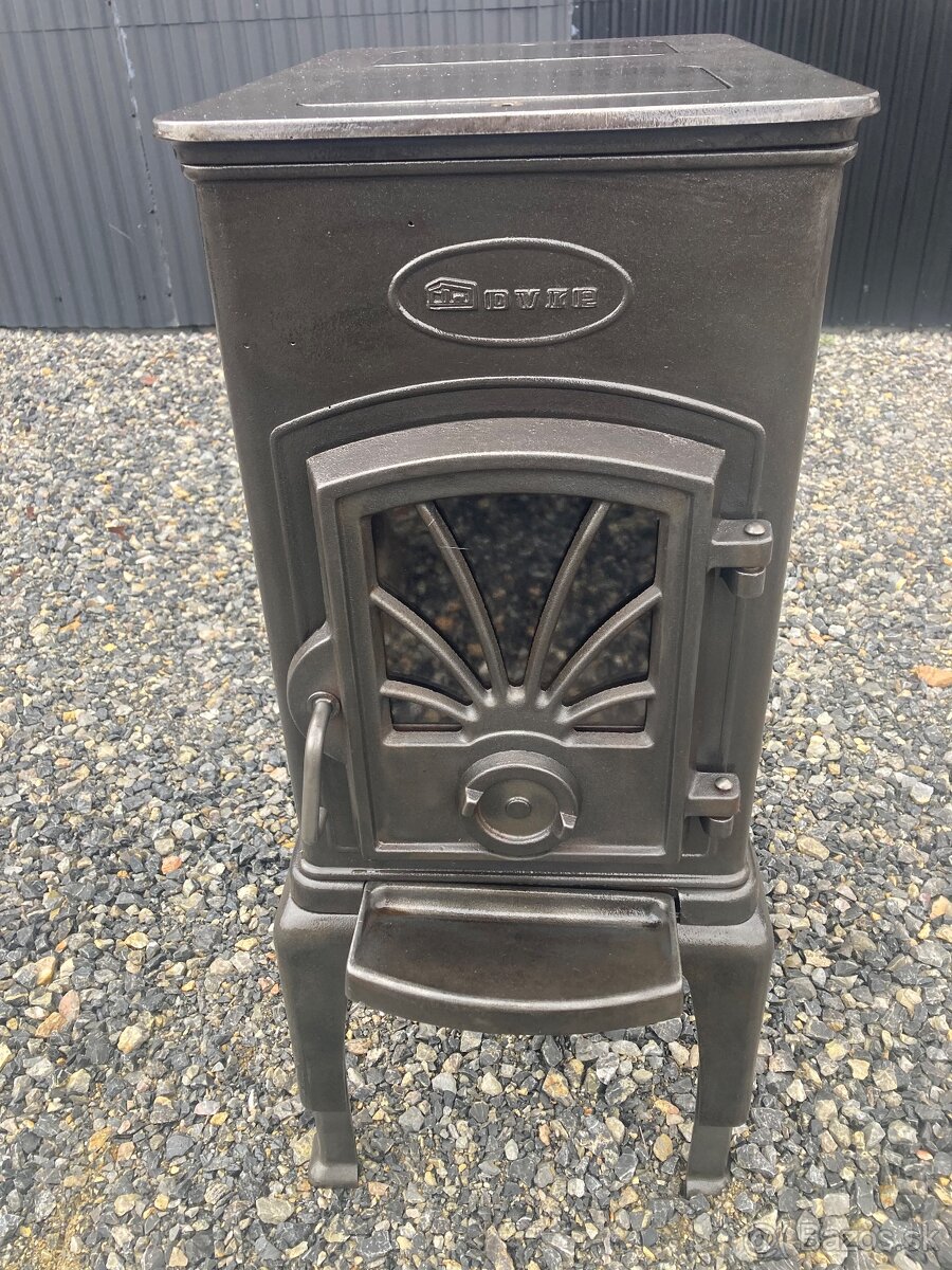 Liatinove kachle, pec