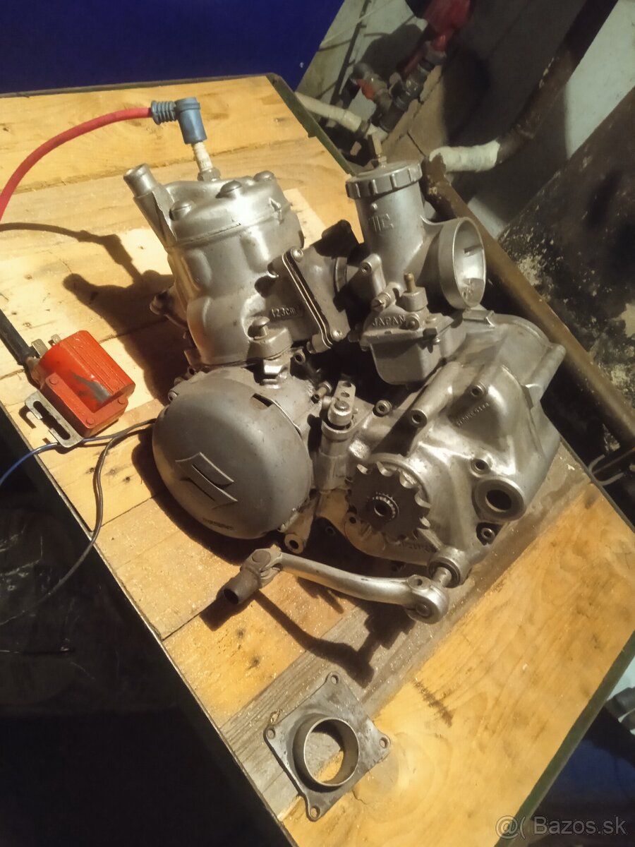 Suzuki RM125