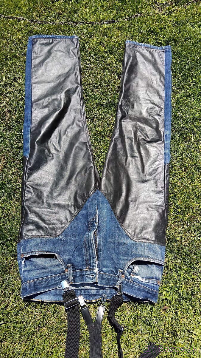 Moto nohavice. Levis
