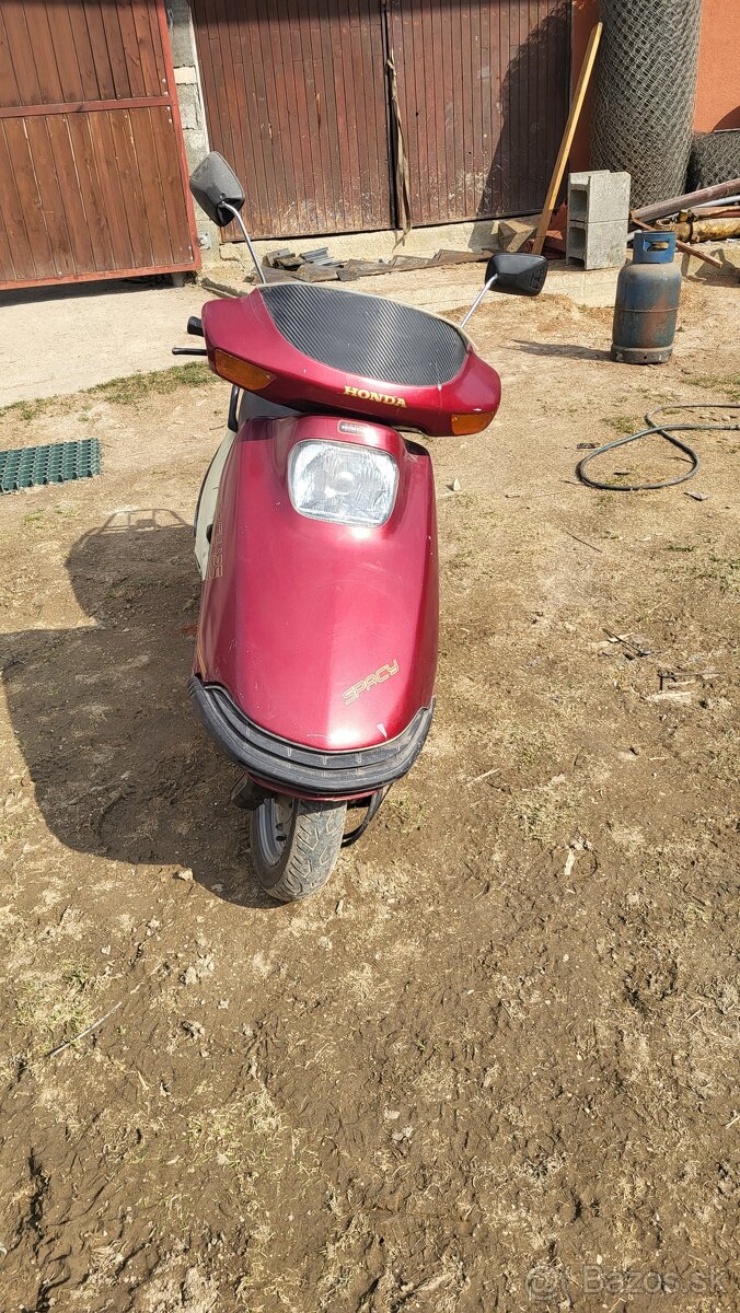 Na predaj skúter Honda 125 Spacy