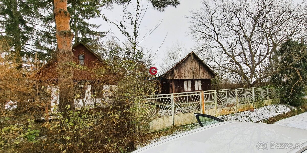 REKREAČNÁ CHATKA S VEĽKÝM POZEMKOM – INAČOVCE,