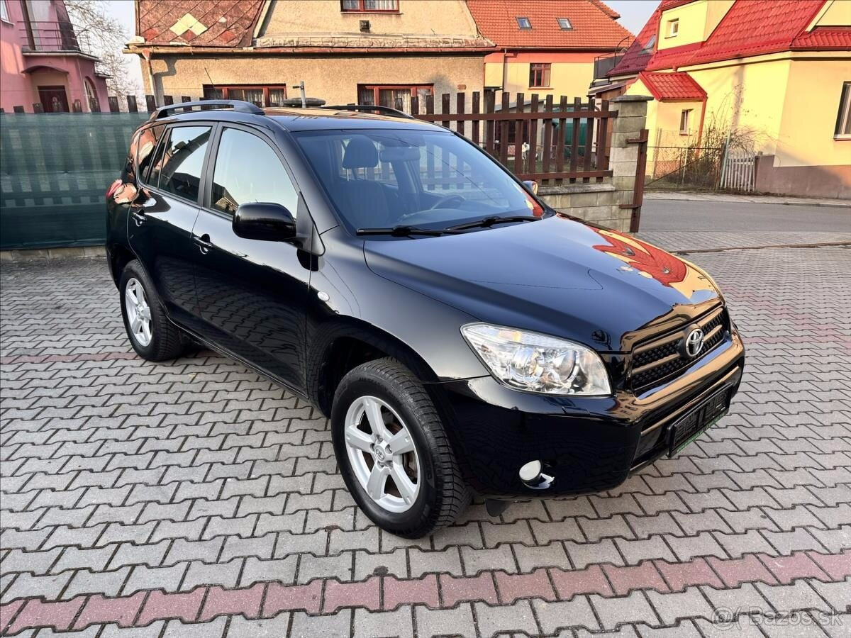Toyota RAV4 2.0 VVT-i EXECUTIVE 112kW 2010 105342km TAŽNÉ
