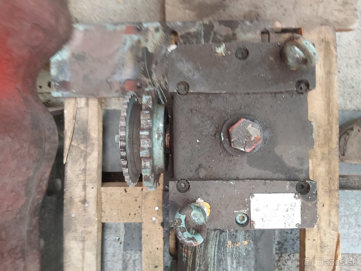ELEKTROMOTOR S PREVDOVKOU