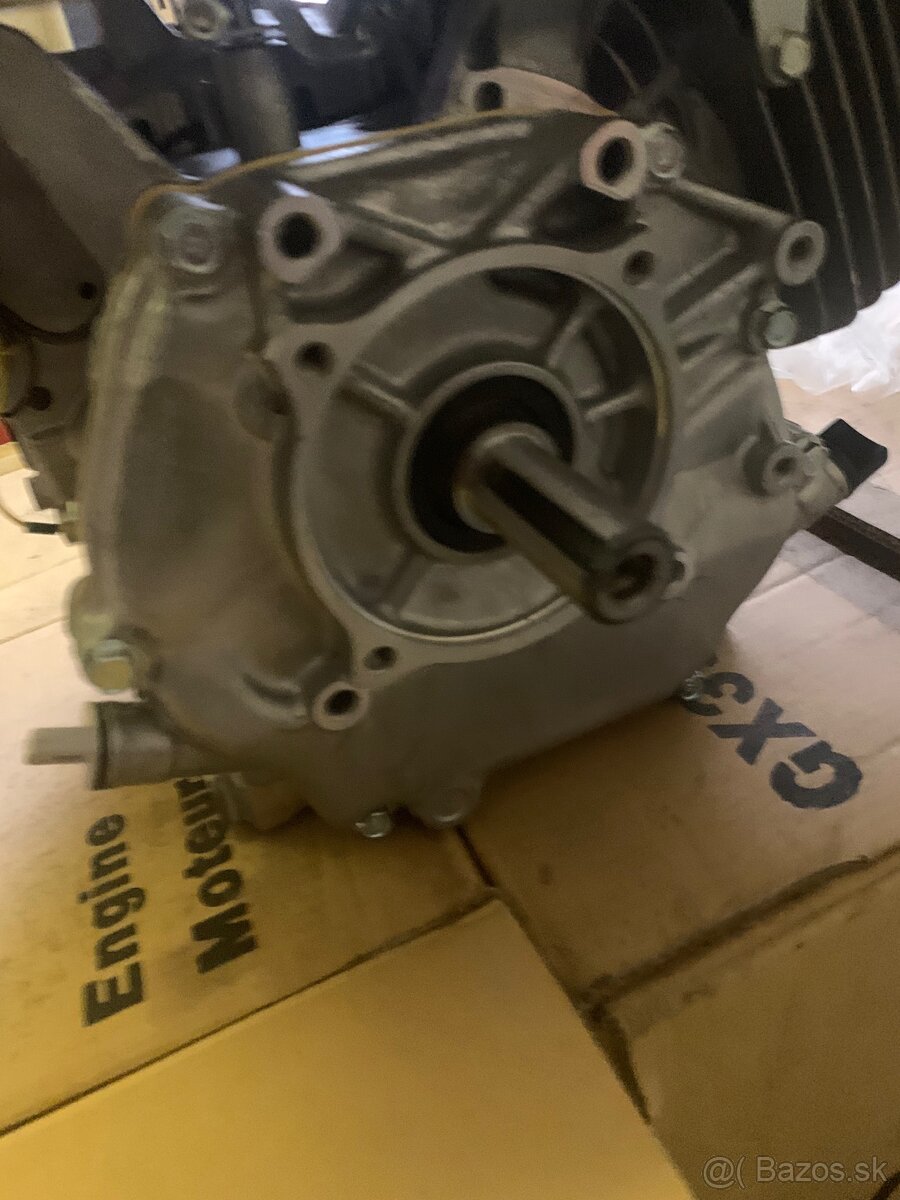 Nový motor Honda gx390