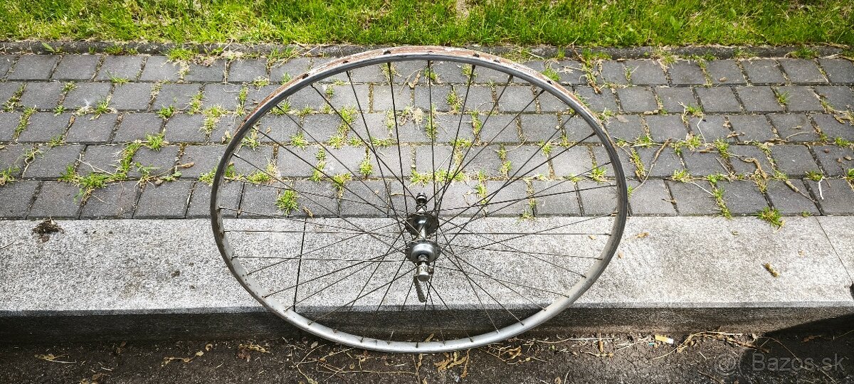 Predám zánovný trekový bicykel Active Trekking,kolesá 28",r