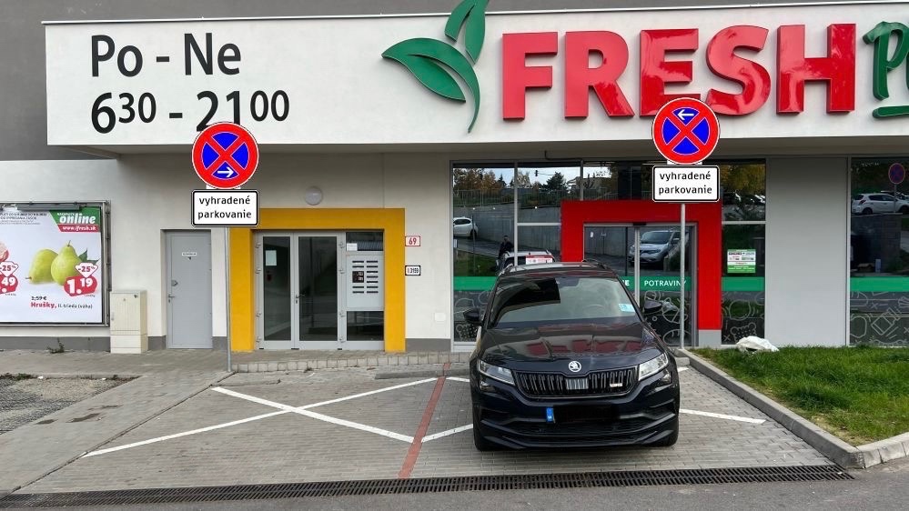 Predám veľké parkovné miesto