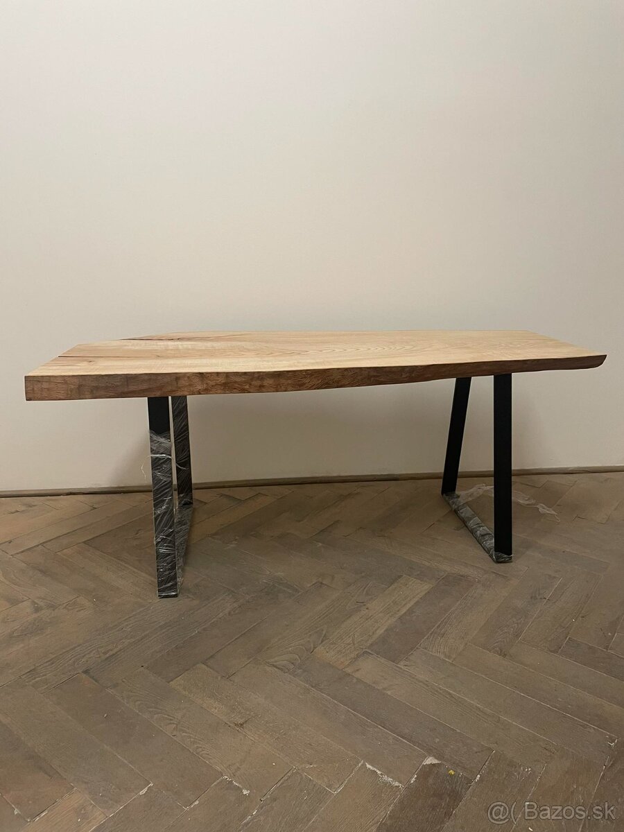 Konferenčný stolík