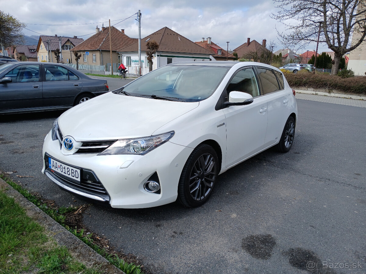 Toyota Auris Hybrid