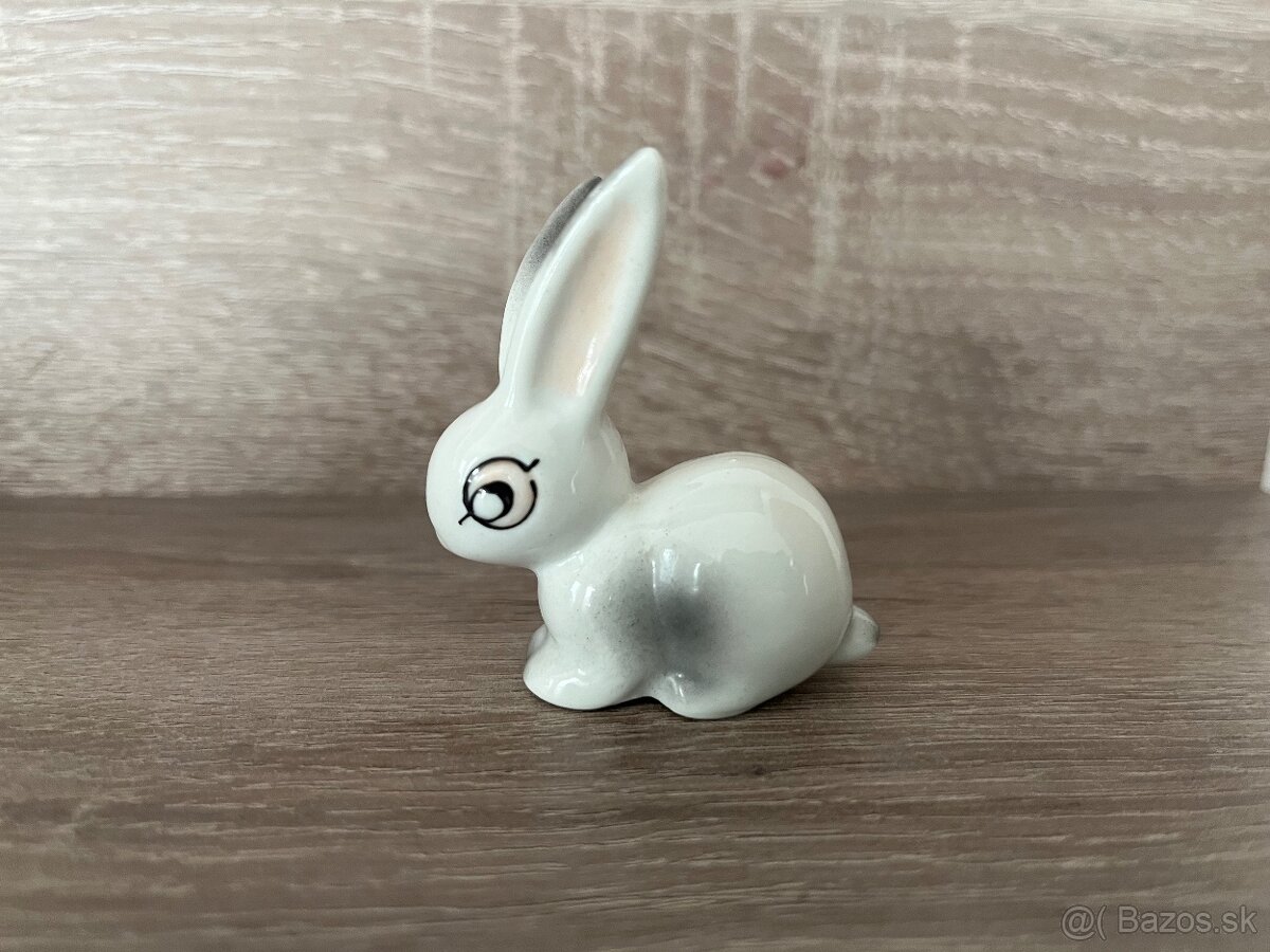 Porcelánova soška zajačik