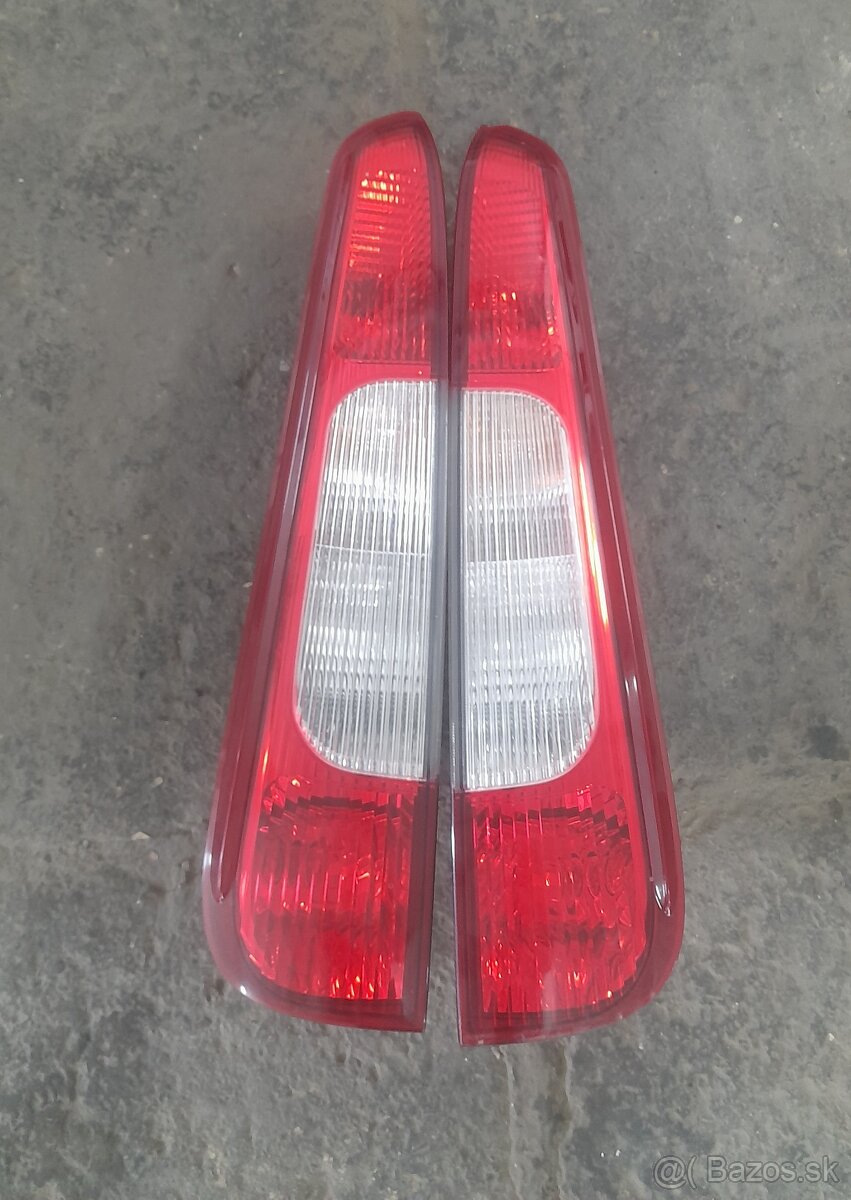 Ford c max zadne svetlá