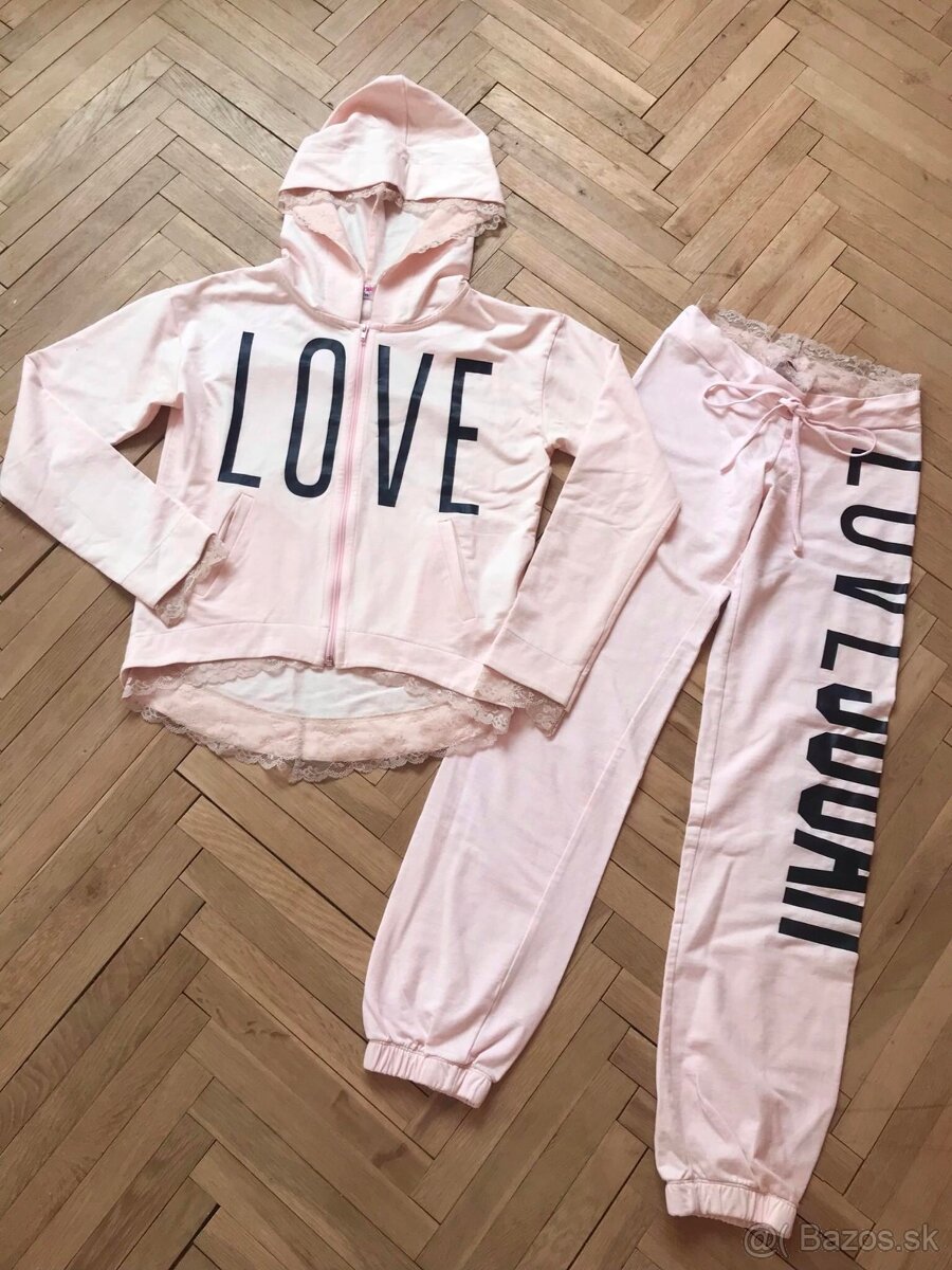 NÁDHERNÝ KOMPLET maďarskej značky SUGARBIRD, PC 90 EUR