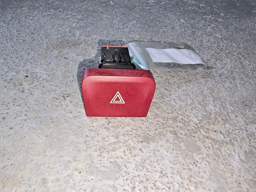 Vypínač výstražných svetiel Citroen C4 Picasso 96552745KR