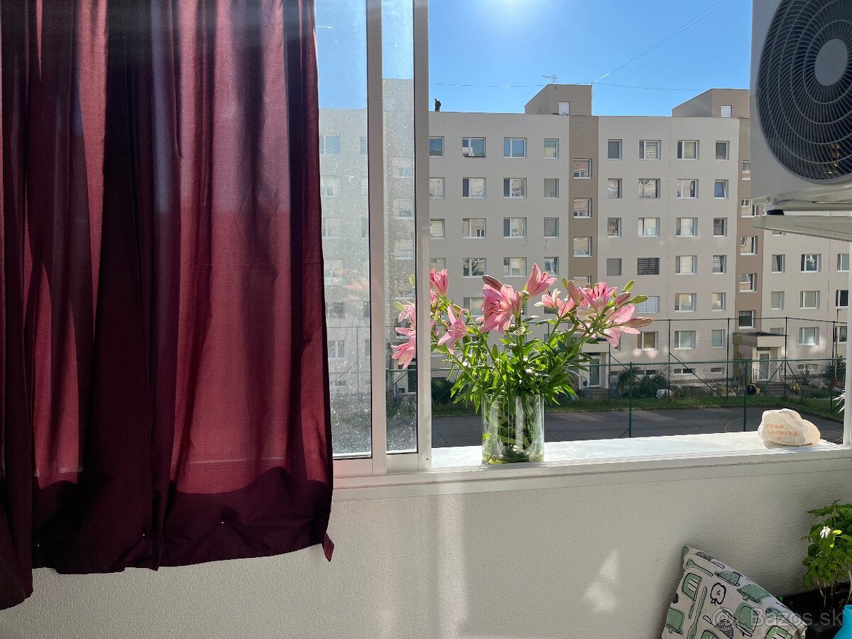 Predam zasklenie balkona. Predavam z dovodu zateplenia