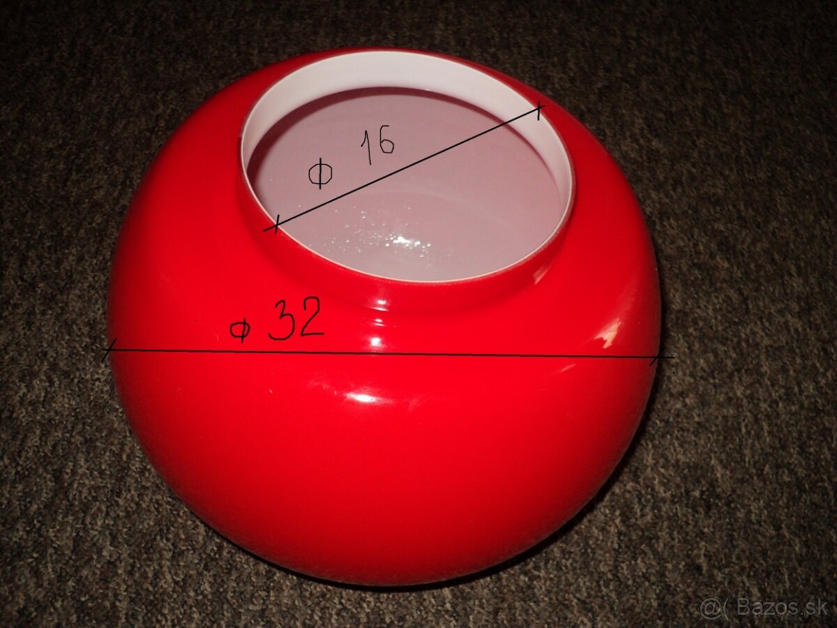 Lustre + tienidlá + lampa .