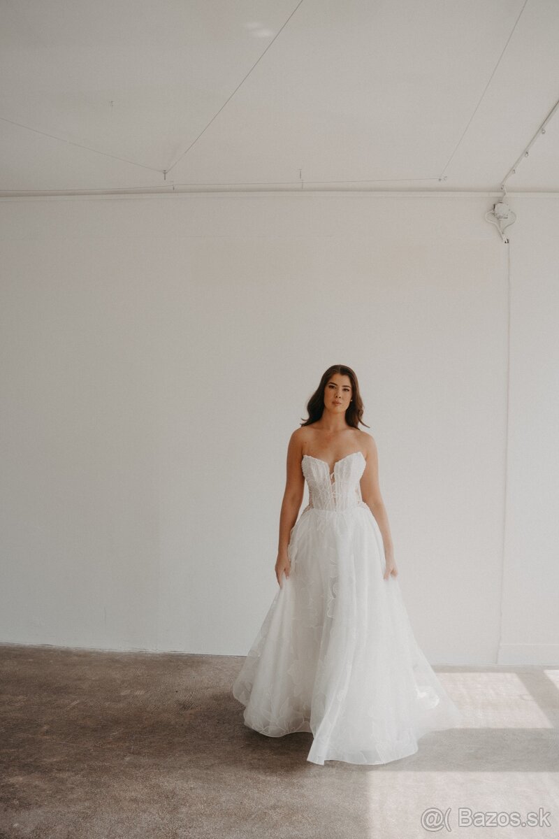 Nadčasové svadobné šaty