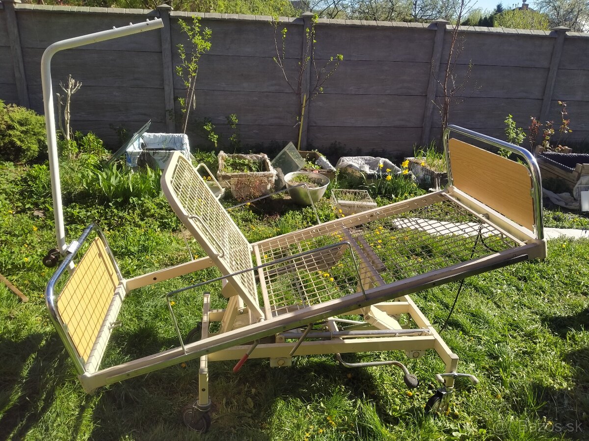 NEMOCNIČNÁ POLOHOVATEĽNÁ POSTEĽ