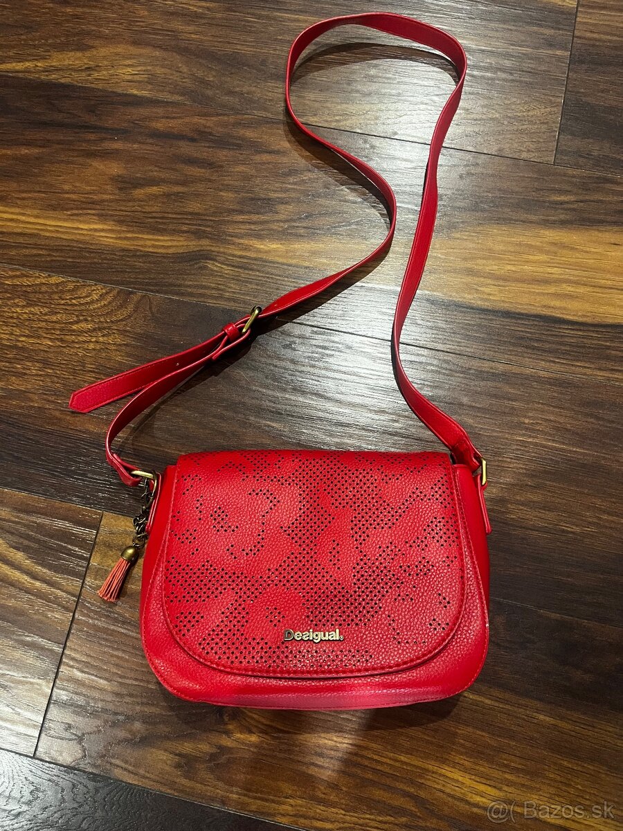 Kabelka desigual