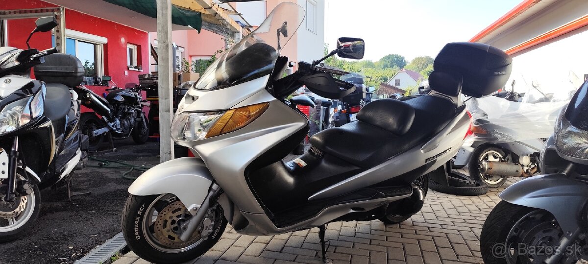 Suzuki burgman 400