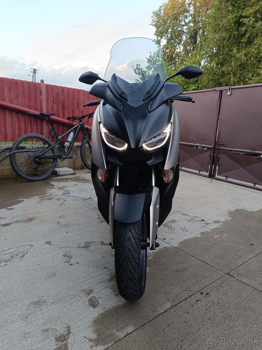 Yamaha xmax 125