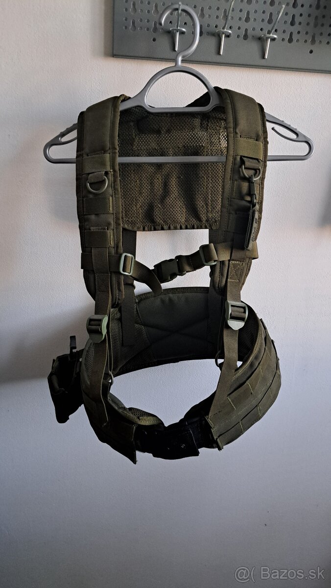 Taktická vesta - molle
