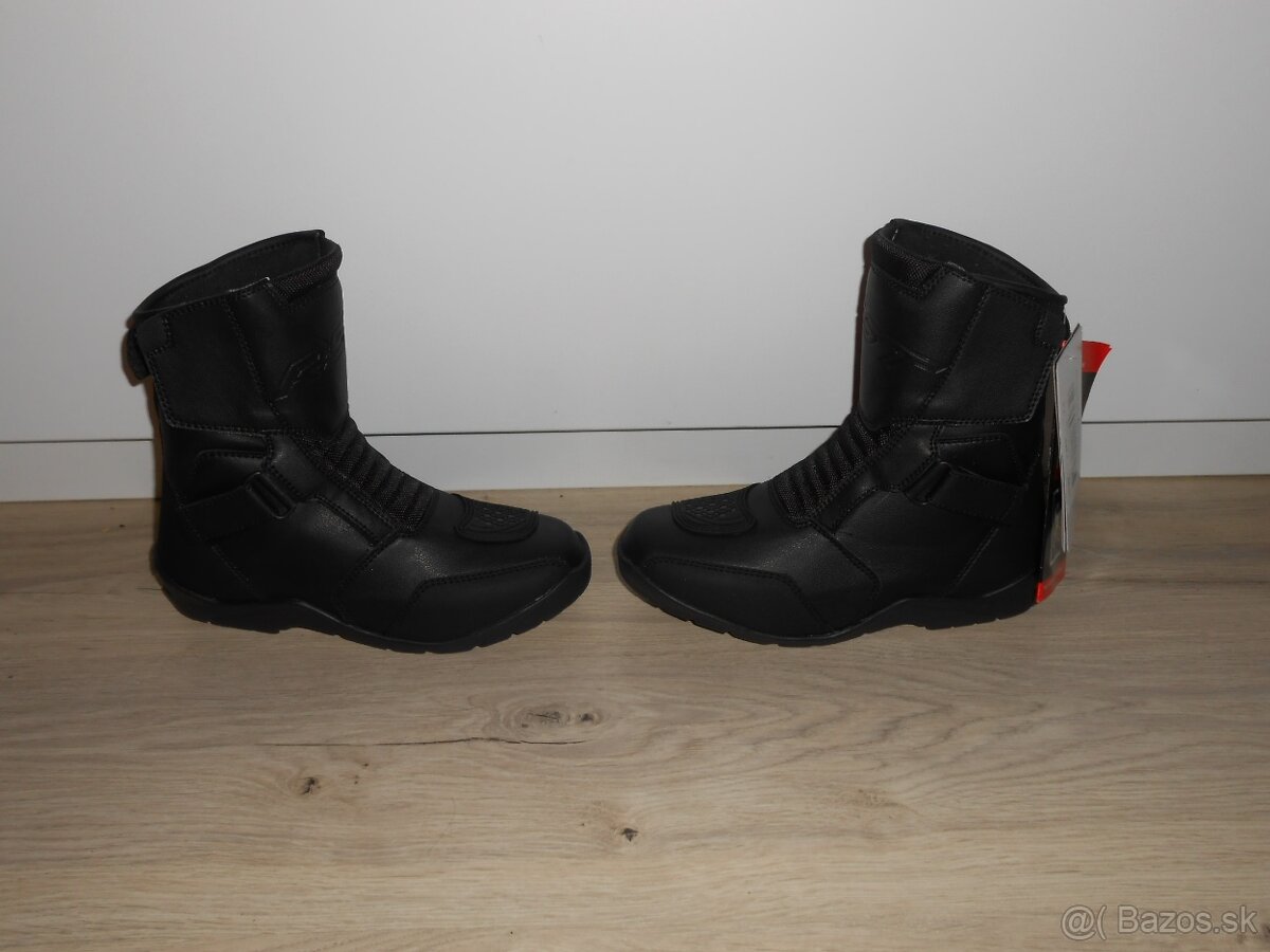 Predam nove kozene damske moto topanky RST o velkosti EU 38