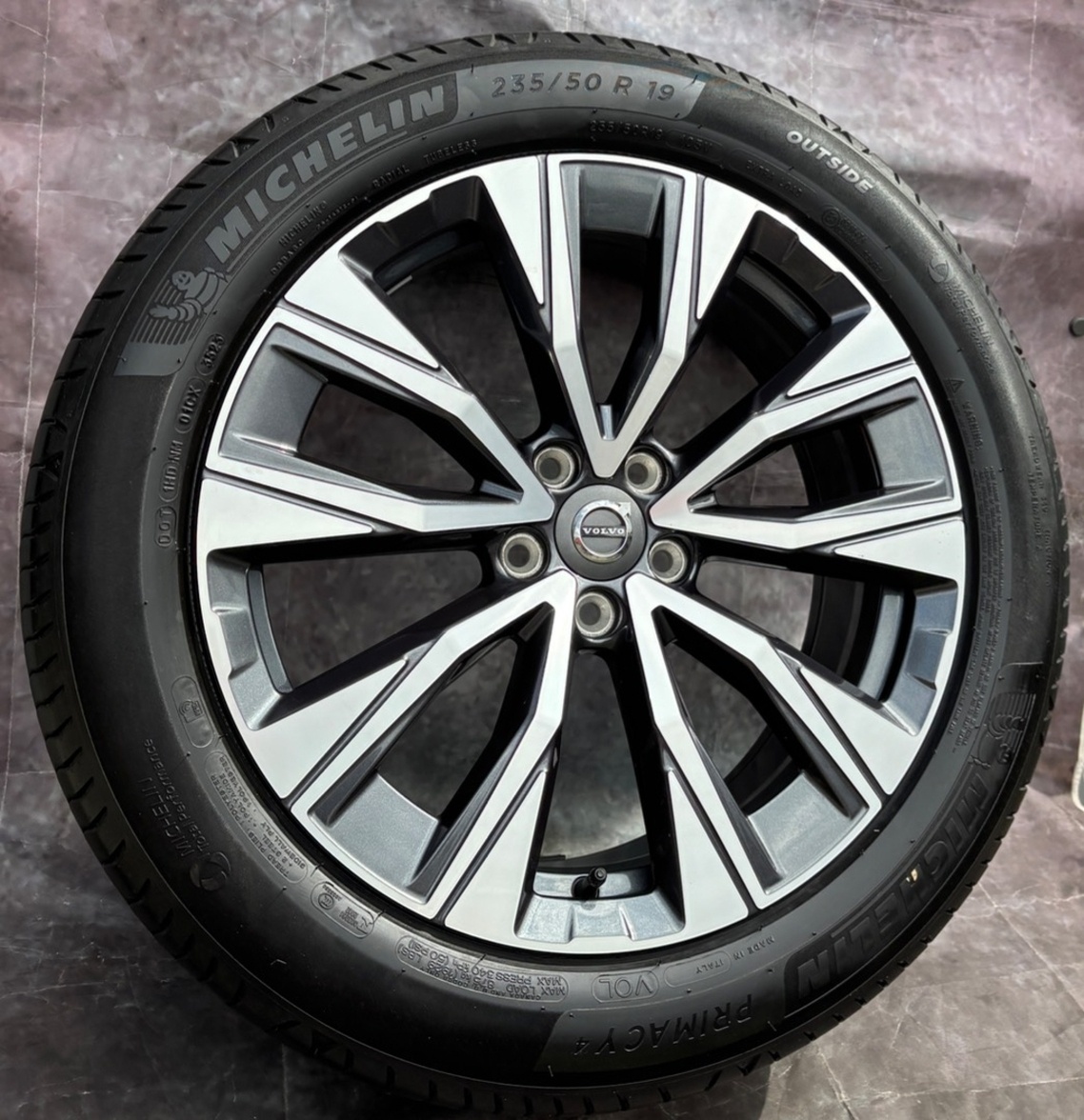 Letní sada Volvo XC40/V90 CC 235/50R19 103V