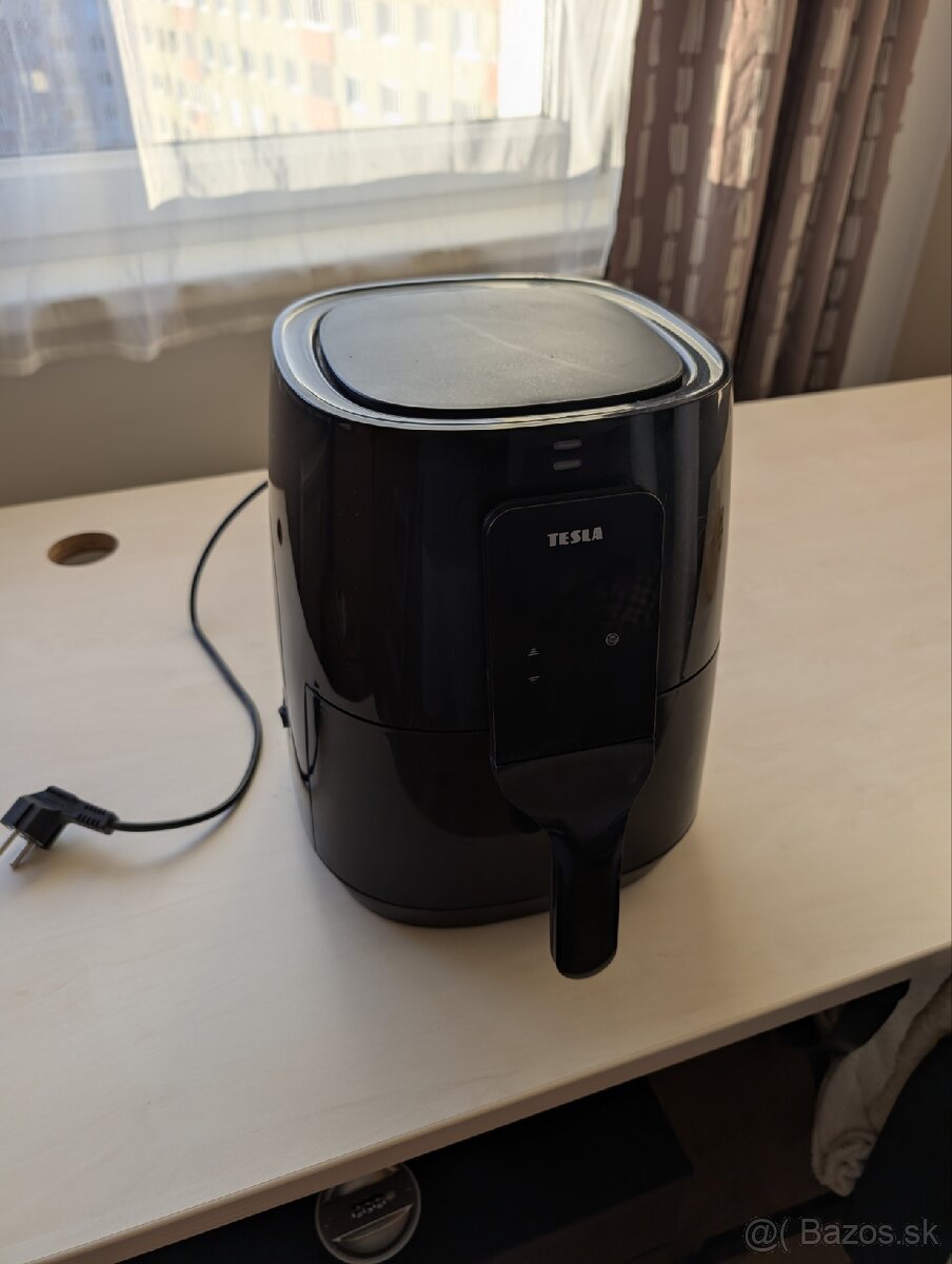 Airfryer/teplovzdusna rura 1300W