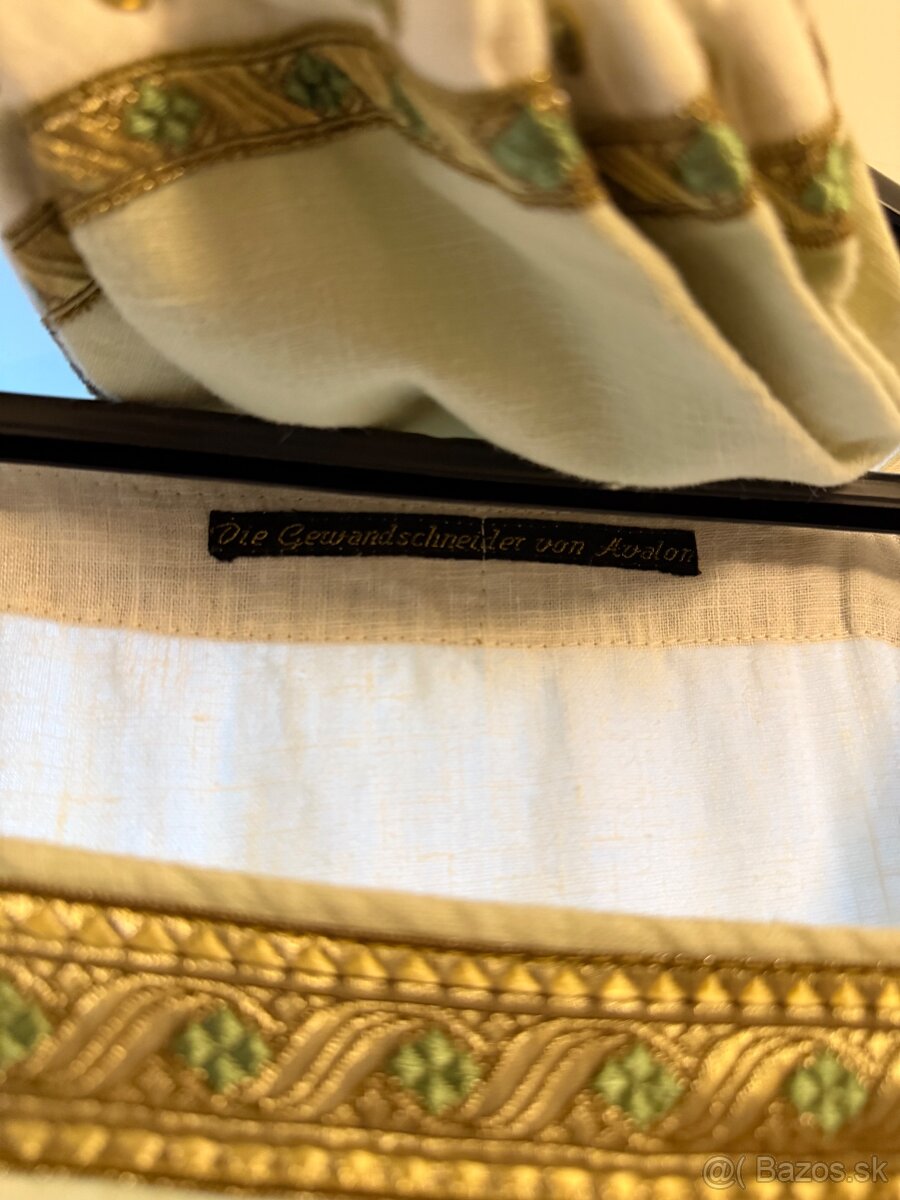 Historické dobové šaty